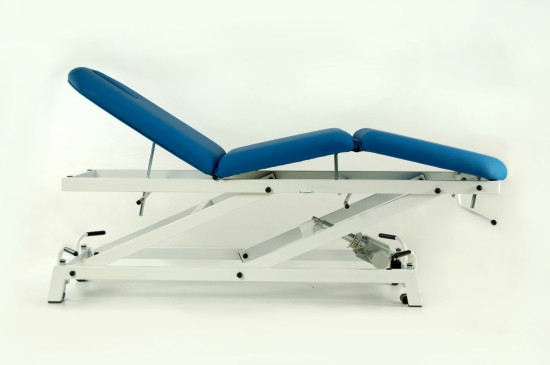 CamillasOnline E30-RPC Electric examination couch of 3 sections with central fold.